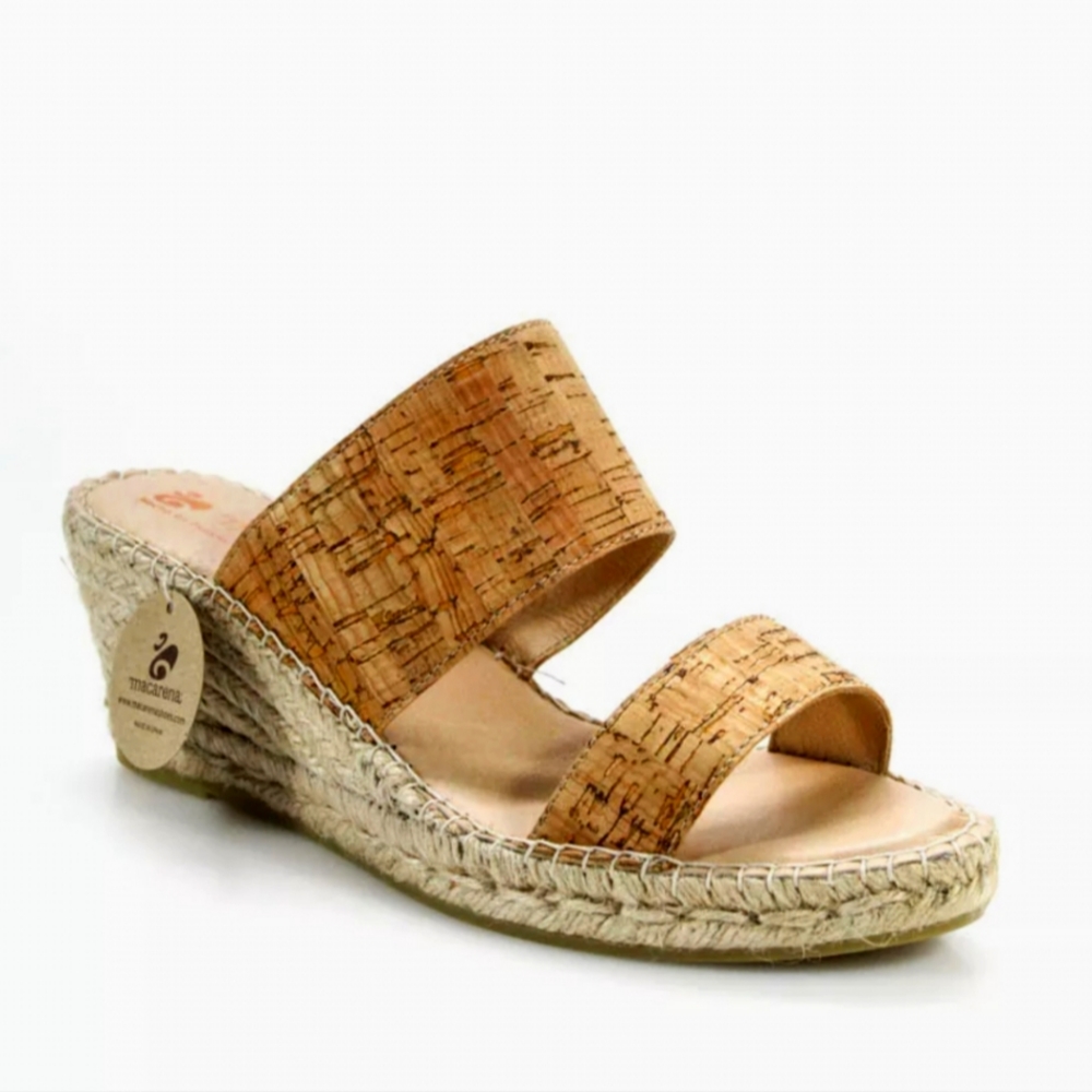 NWT Size 11 Macarena wedge sandals